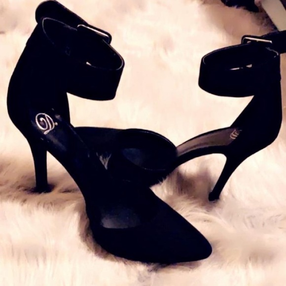 Black Heels - Picture 1 of 1